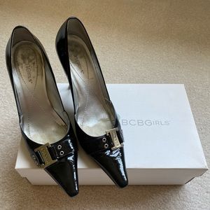 BCBGirls patent leather pointy toe shoes. Size 6